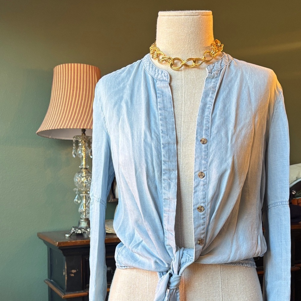 Saks Fifth Avenue demin tie button down